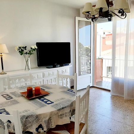 Apartamentos Franch Hospitalet De L'Infant Esterno foto