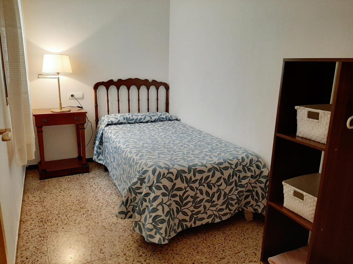 Apartamentos Franch Hospitalet De L'Infant Esterno foto