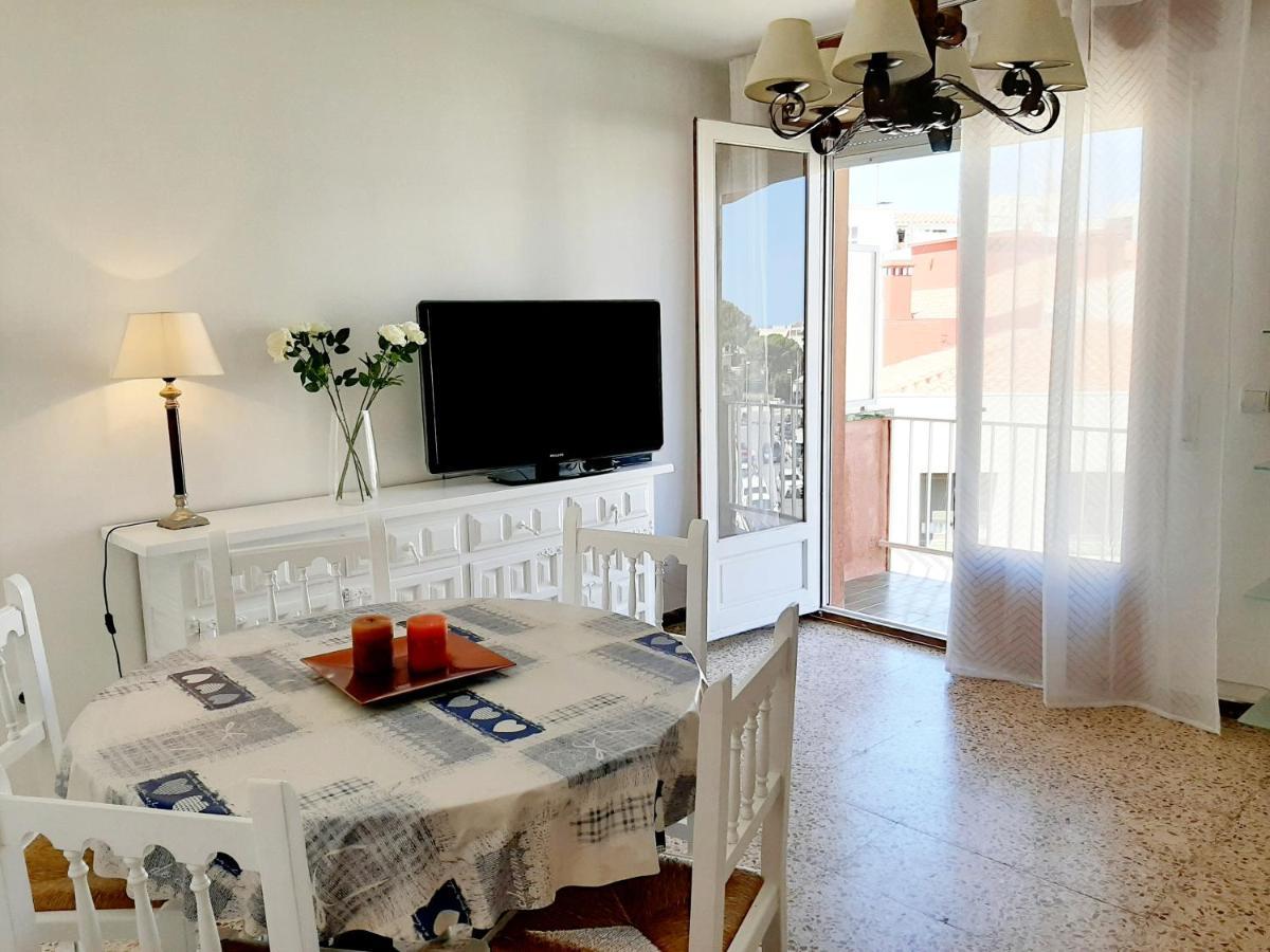 Apartamentos Franch Hospitalet De L'Infant Esterno foto