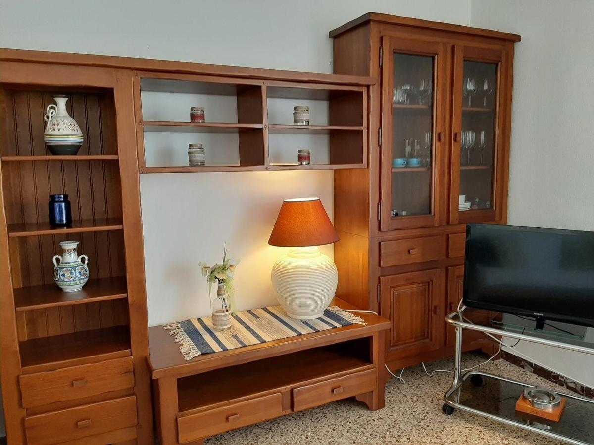 Apartamentos Franch Hospitalet De L'Infant Esterno foto